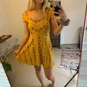 Urban Outfitters dress💛